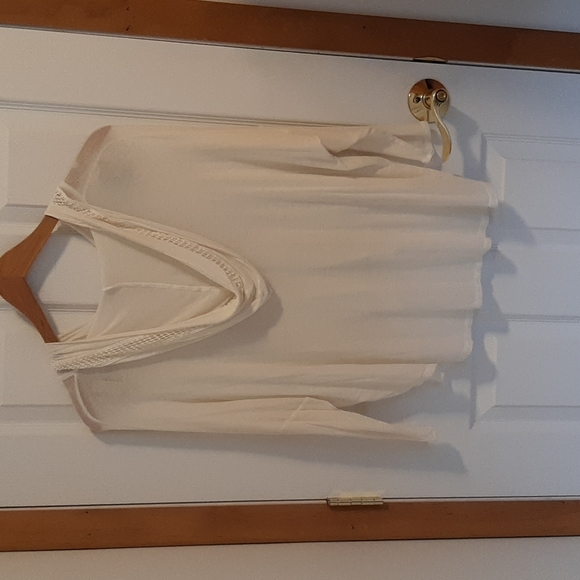 Womans shirt - Picture 3 of 3